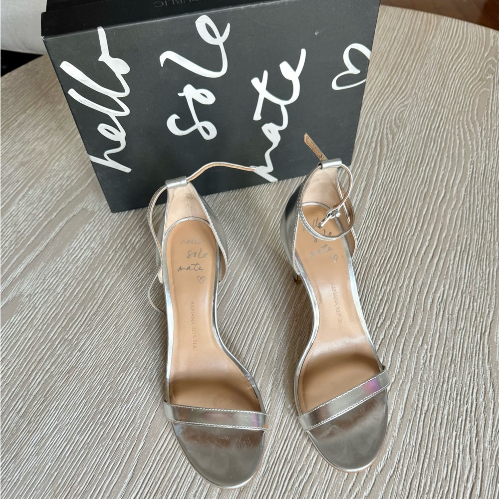 Banana Republic The Holland silver strappy heel, size 8